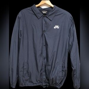 Nike Men's SB Shield Skate Coaches Jacket